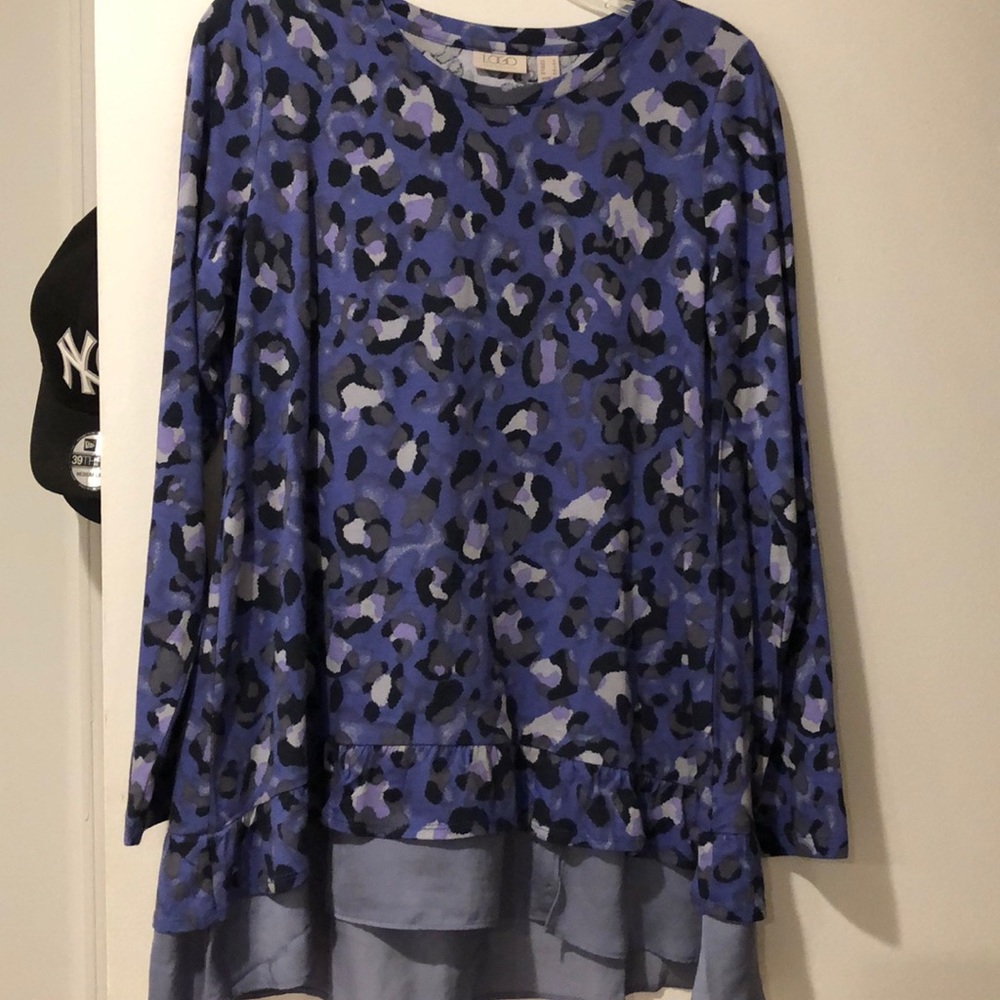 Shirt by Logo